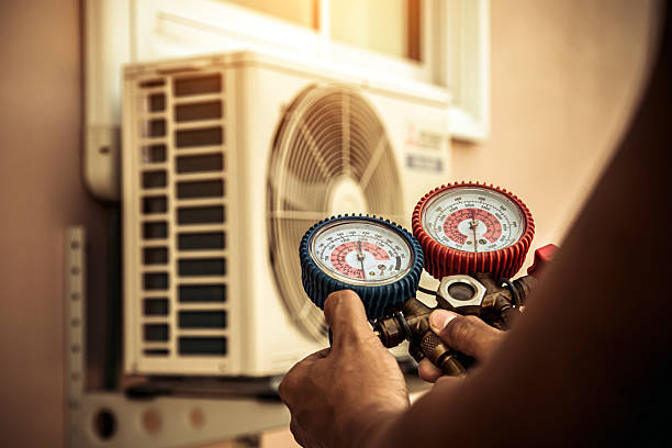 Professional Heat Pump Repair technician working in Mohegan Lake, NY